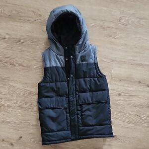 Under Armour Kids Gray and Black Hooded Puffer Vest
